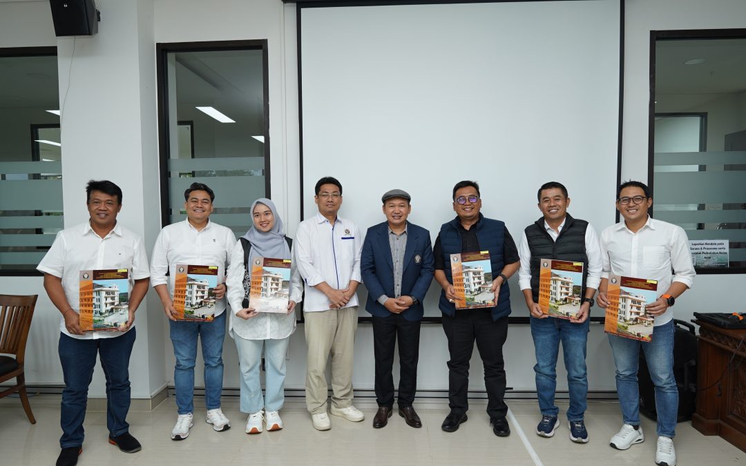 United Tractors Shares Industry Insights and Donates Agricultural Training Equipment to Diponegoro University