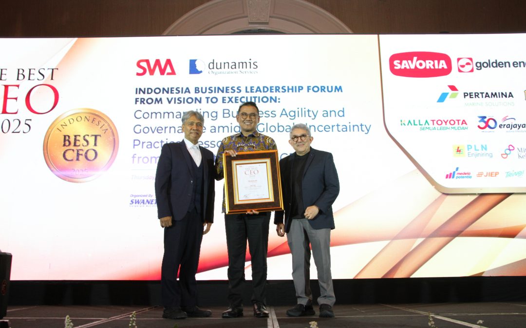 Bina Pertiwi’s President Director Wins the 2025 Indonesia Best CEO Awards