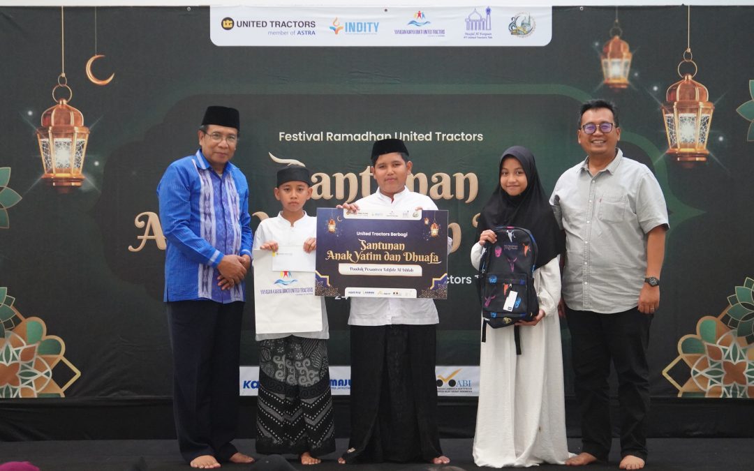 Spreading Kindness During Ramadan, United Tractors Shares with Orphaned Children in Need